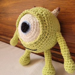 Muñeco de Apego Mike