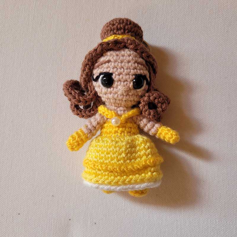 Llavero crochet Bella