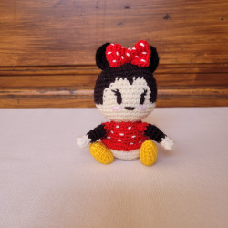 Llavero crochet Minnie