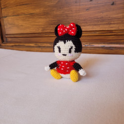 Llavero crochet Minnie